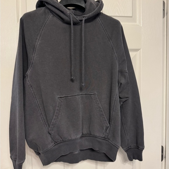 New - Madewell Terry Relaxed Raglan-Sleeve Sweatshirt. - Picture 6 of 10